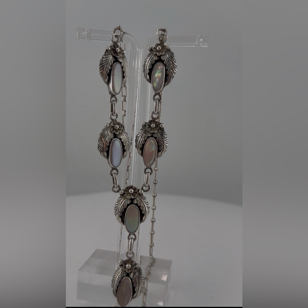 Vintage Native American Sterling Silver & Mother of Pearl Leaf Drop Necklace 18g - Picture 4 of 9